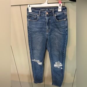 American eagle high rise ripped mom jeans women’s size 0